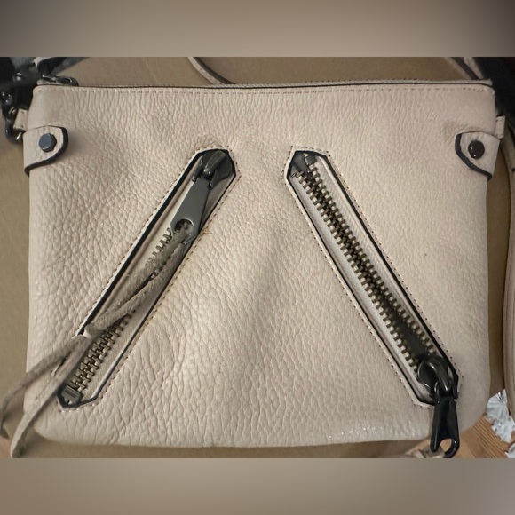 Rebecca Minkoff cute leather purse great condition 💖 - Picture 11 of 11